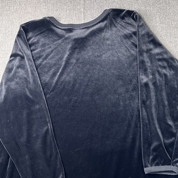 Roaman's Blouse Top Women's 3X Crew Neck Taiwan Black Velvet-Like Casual - Picture 9 of 13